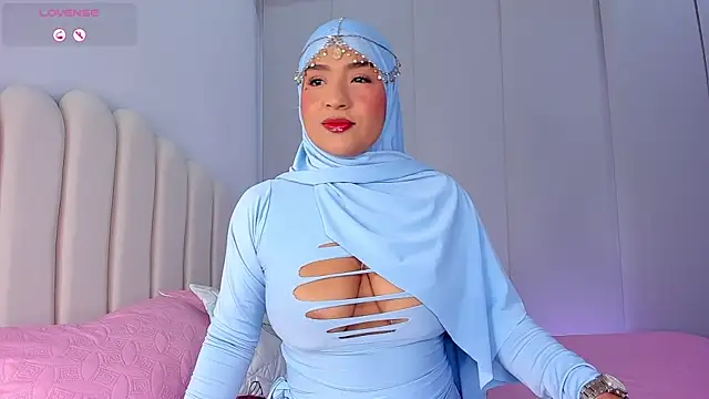 Amira-Zahra online show from July 14, 2026, 10:05 pm