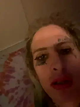 transsnowbunny online show from November 19, 2025, 10:43 pm