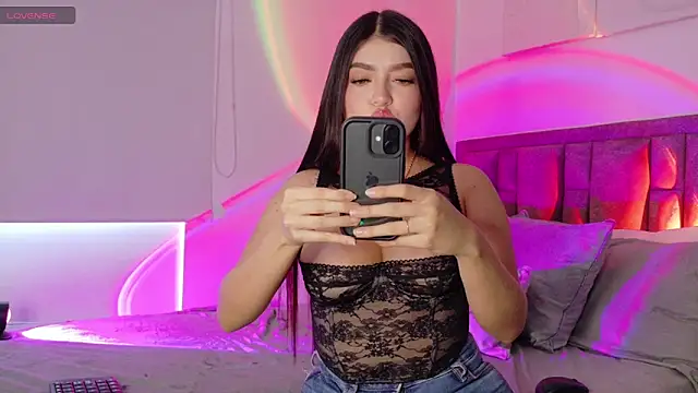 Snapshot of MarianaBaez1 chatting on April 22, 2026, 3:08 pm MarianaBaez1 online show from April 22, 2026, 3:08 pm