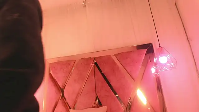 atenea taylor  online show from January 17, 2026, 1:42 am