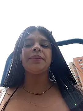 Layla-daring online show from June 4, 2026, 5:50 pm