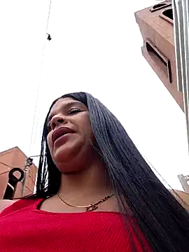 Layla-daring online show from April 10, 2026, 5:20 pm