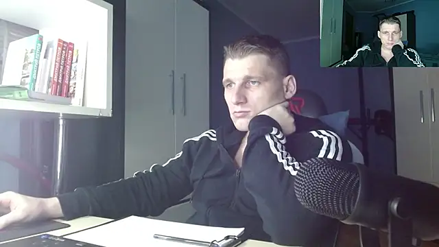 Poliglotjoe1 online show from November 30, 2025, 8:04 am