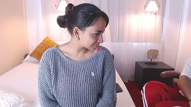 Snapshot of MiaRosy_ValentinoRussel chatting on November 29, 2025, 7:25 pm MiaRosy ValentinoRussel online show from November 29, 2025, 7:25 pm