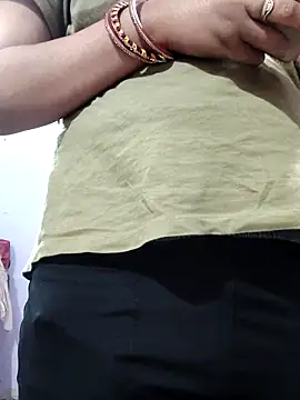 yamunna647 online show from December 23, 2025, 3:28 am