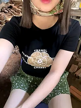 Snapshot of XndSeraphina chatting on November 24, 2025, 4:56 am XndSeraphina online show from November 24, 2025, 4:56 am