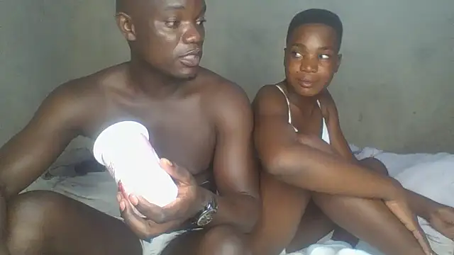 UsTwo  online show from January 7, 2026, 9:20 pm