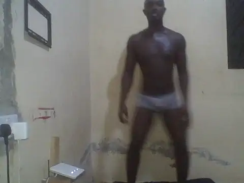 UsTwo  online show from December 3, 2025, 5:01 pm