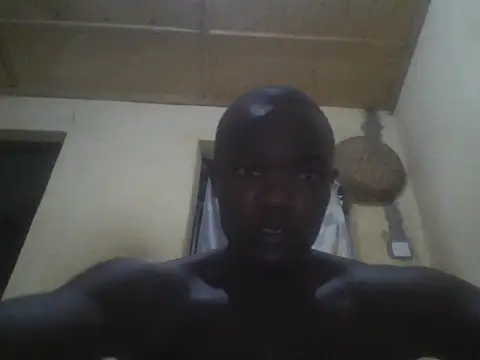 UsTwo  online show from November 22, 2025, 7:13 pm