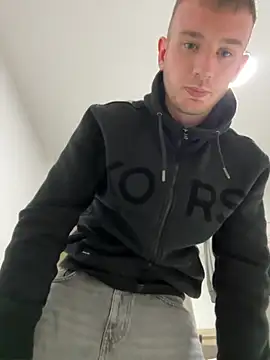 Snapshot of Girth_king22 chatting on November 26, 2025, 9:37 pm Girth king22 online show from November 26, 2025, 9:37 pm