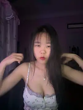 Kiee-lee online show from April 21, 2026, 2:45 pm