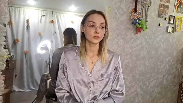 Snapshot of MistieSchorn chatting on November 20, 2025, 1:01 pm MistieSchorn online show from November 20, 2025, 1:01 pm