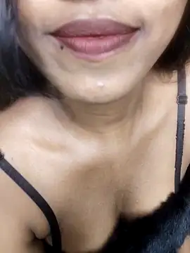 Simran 0011 online show from April 12, 2026, 6:11 pm