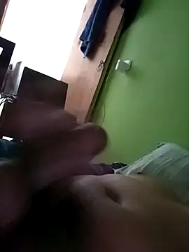 Snapshot of art-e9-2 chatting on December 4, 2025, 6:29 pm art-e9-2 online show from December 4, 2025, 6:29 pm