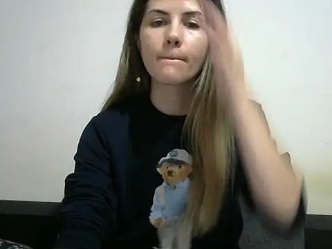 Snapshot of Erii18 chatting on November 30, 2025, 12:17 pm Erii18 online show from November 30, 2025, 12:17 pm