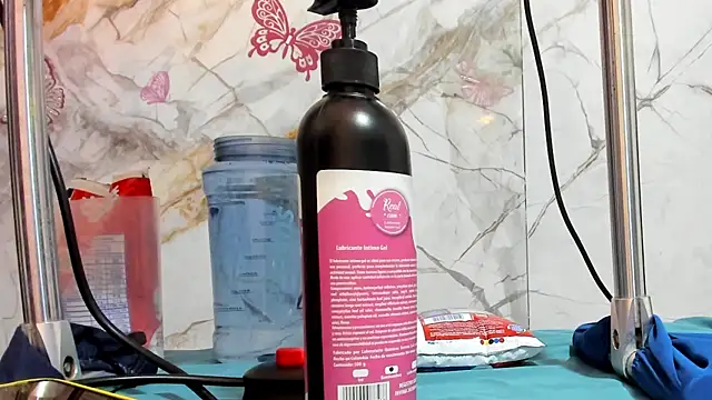 Latina candy01 online show from April 18, 2026, 8:09 pm