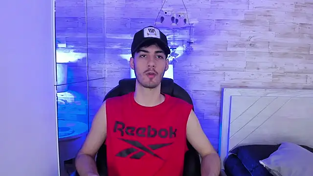 Emir Ozan  online show from February 10, 2026, 7:46 pm