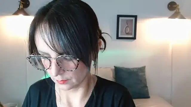 Juliana  lx online show from March 18, 2026, 3:03 pm