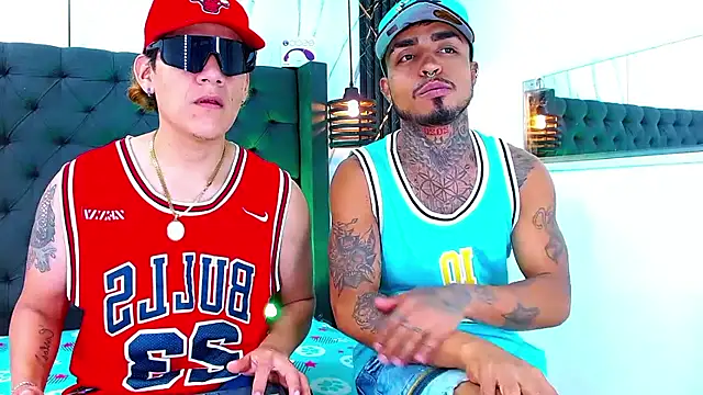 Snapshot of Hot_Latino_x chatting on November 22, 2025, 1:32 pm Hot Latino x online show from November 22, 2025, 1:32 pm