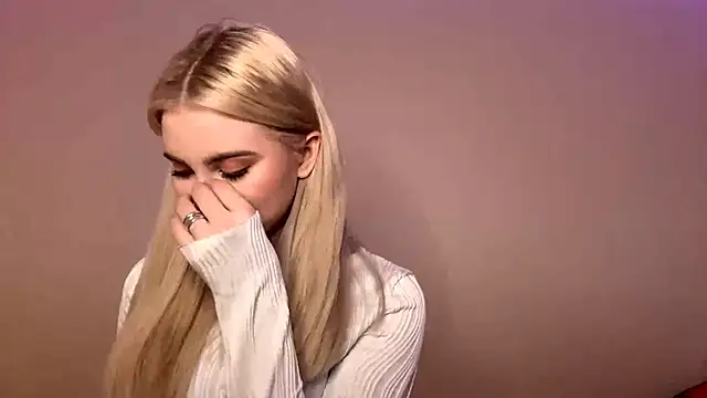 Snapshot of KarissaBoisse chatting on November 27, 2025, 5:35 pm KarissaBoisse online show from November 27, 2025, 5:35 pm