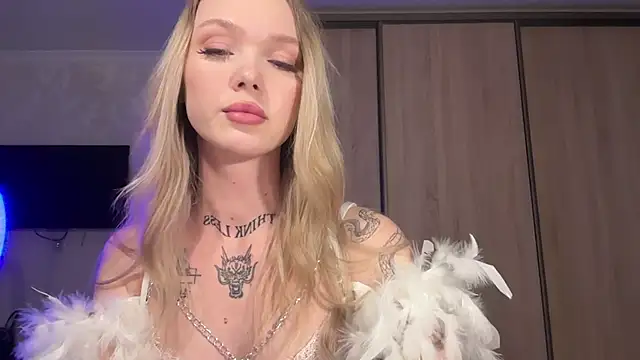 Amelly 04Sun online show from November 30, 2025, 6:09 pm