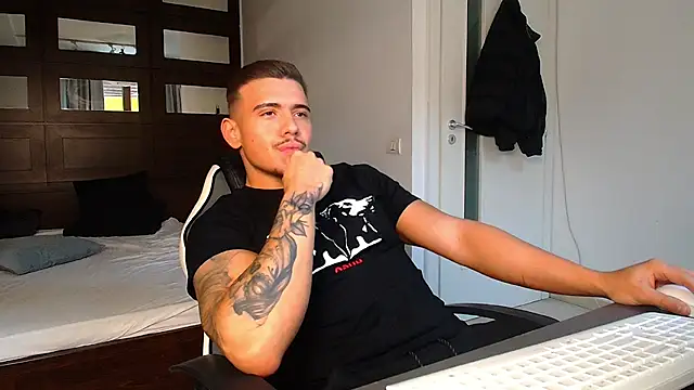 ElijahThorne online show from February 19, 2026, 10:23 am