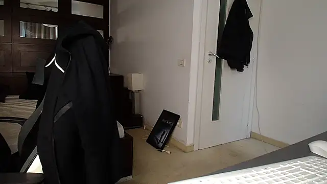 ElijahThorne online show from February 26, 2026, 10:48 am