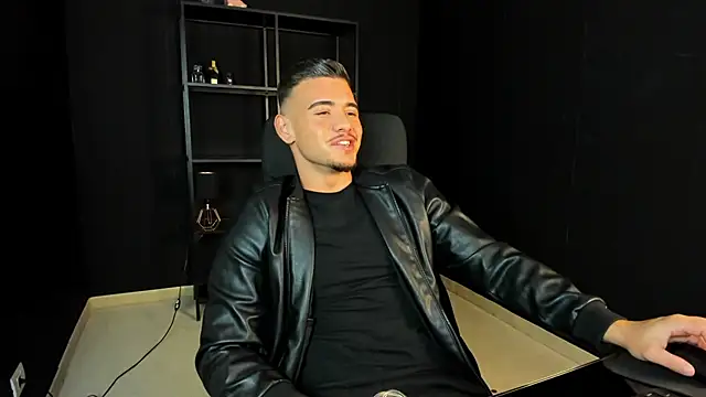 Snapshot of ElijahThorne chatting on April 16, 2026, 6:58 am ElijahThorne online show from April 16, 2026, 6:58 am