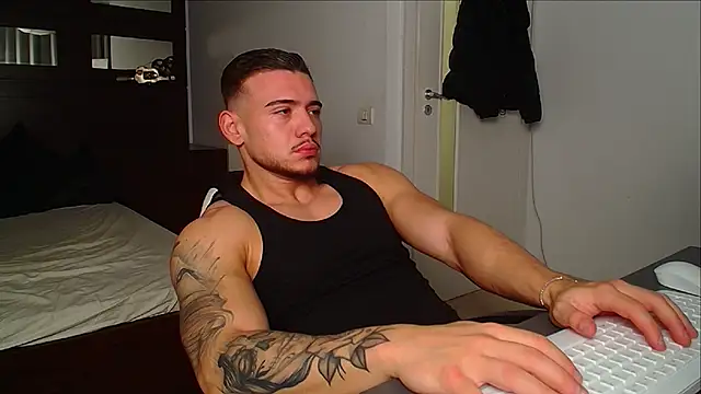 Snapshot of ElijahThorne chatting on November 28, 2025, 5:40 am ElijahThorne online show from November 28, 2025, 5:40 am