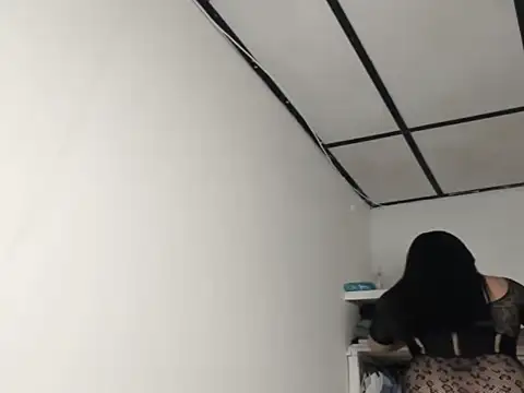 Snapshot of kira-stormm chatting on February 19, 2026, 9:34 pm kira-stormm online show from February 19, 2026, 9:34 pm