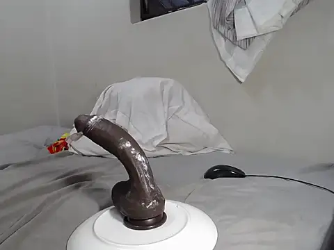 KinkyJXxX online show from April 14, 2026, 4:17 am