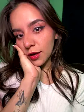 Snapshot of _Sweetlove_ chatting on December 17, 2025, 11:54 pm Sweetlove online show from December 17, 2025, 11:54 pm