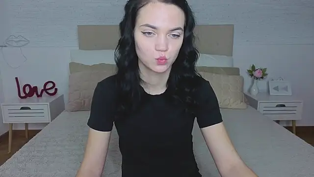 Camila 777  online show from November 25, 2025, 10:54 pm