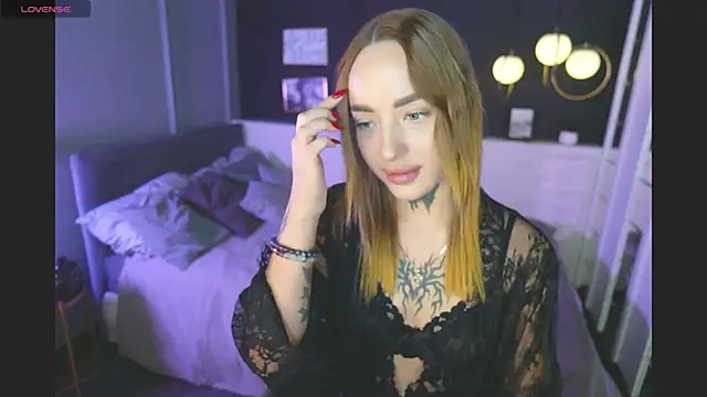 Snapshot of MarquiseMuse chatting on November 23, 2025, 10:25 am MarquiseMuse online show from November 23, 2025, 10:25 am