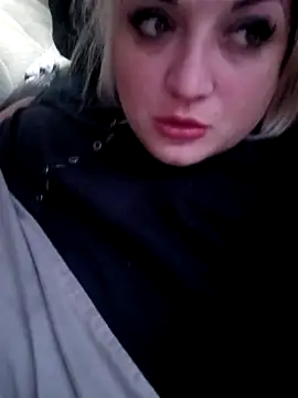 CharleyCream online show from December 5, 2025, 10:14 am