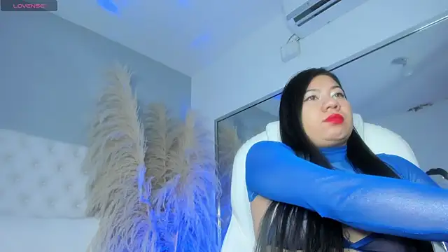 lunaa hart online show from March 29, 2026, 3:19 am