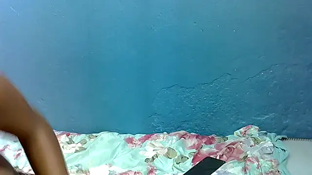 VirginPrincess06 online show from February 11, 2026, 1:33 pm