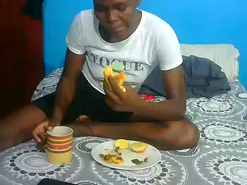 VirginPrincess06 online show from November 25, 2025, 3:01 pm