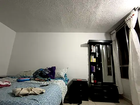 Snapshot of LyaRose chatting on November 28, 2025, 1:17 am LyaRose online show from November 28, 2025, 1:17 am