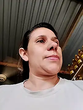 MIA-LARIOS online show from April 8, 2026, 2:07 pm