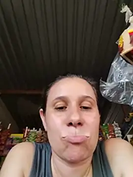 Snapshot of MIA-LARIOS chatting on June 29, 2026, 9:47 pm MIA-LARIOS online show from June 29, 2026, 9:47 pm