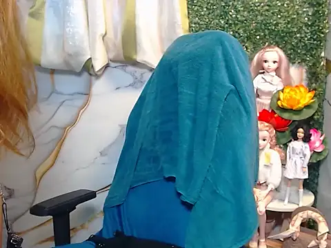 imadriana12 online show from December 5, 2025, 3:10 pm