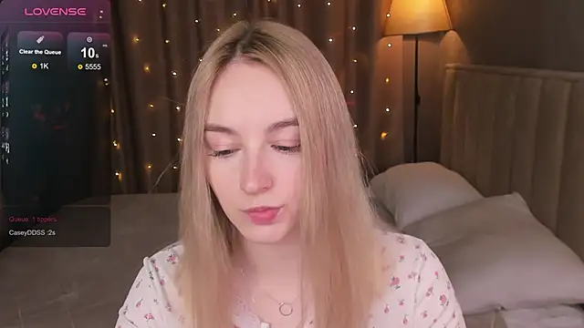 Snapshot of Shy_Polly chatting on May 15, 2026, 12:08 am Shy Polly online show from May 15, 2026, 12:08 am