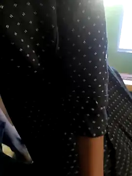 Laxmidevi000 online show from April 19, 2026, 6:36 am