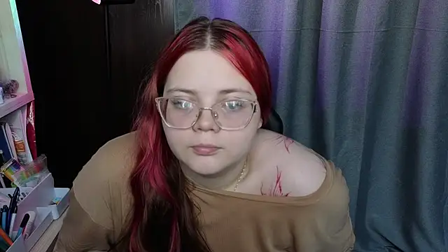 KellyFiery online show from June 14, 2026, 1:56 pm