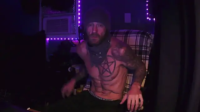 KingCole2390 online show from February 4, 2026, 5:24 am