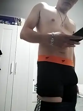 montewi online show from December 1, 2025, 5:58 pm