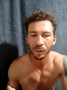 RobertoLuiz84 online show from February 4, 2026, 12:05 am