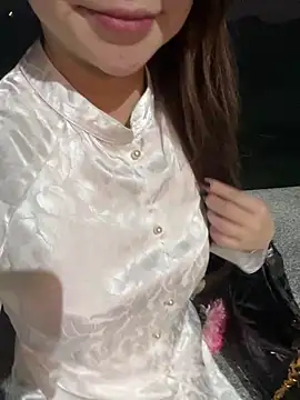 Queen-of-Love online show from March 25, 2026, 11:31 am