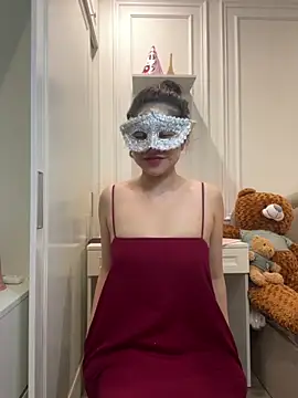 Queen-of-Love online show from April 5, 2026, 1:07 pm